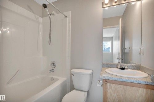 15 Southwick Point, Leduc, AB - Indoor Photo Showing Bathroom