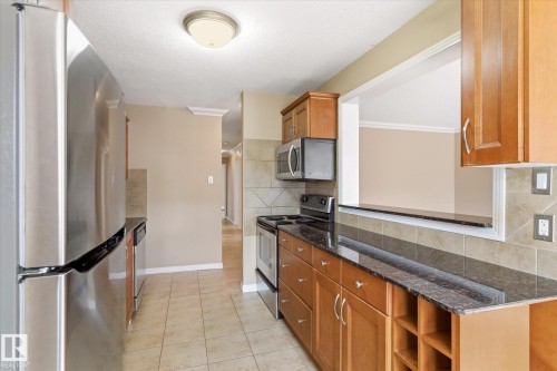 204 10720 84 Avenue, Edmonton, AB - Indoor Photo Showing Kitchen