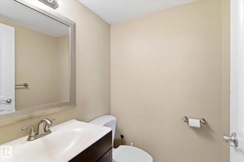 204 10720 84 Avenue, Edmonton, AB - Indoor Photo Showing Bathroom