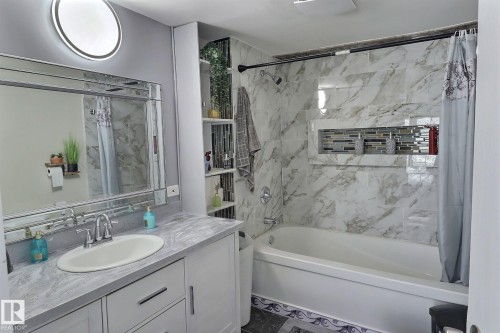 602 Evergreen Park, Edmonton, AB - Indoor Photo Showing Bathroom