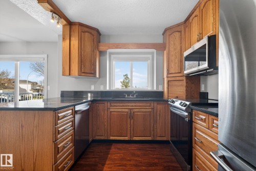 15913 78 Street, Edmonton, AB - Indoor Photo Showing Kitchen