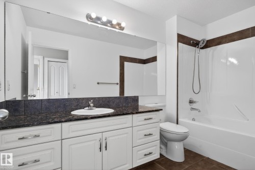 15913 78 Street, Edmonton, AB - Indoor Photo Showing Bathroom