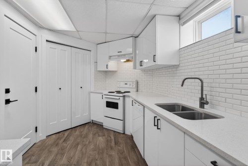 15913 78 Street, Edmonton, AB - Indoor Photo Showing Kitchen With Double Sink