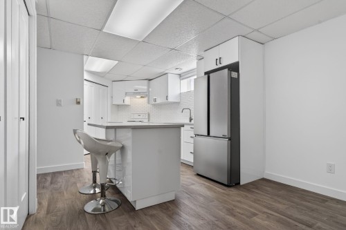 15913 78 Street, Edmonton, AB - Indoor Photo Showing Kitchen