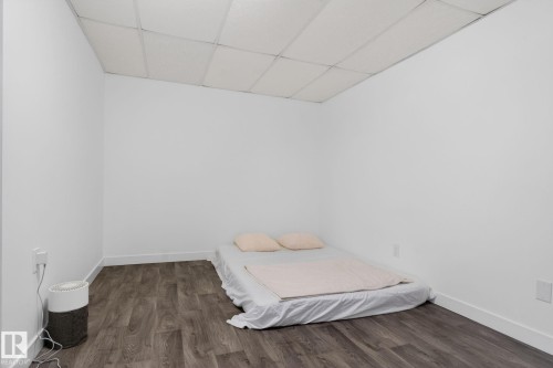 15913 78 Street, Edmonton, AB - Indoor Photo Showing Bedroom
