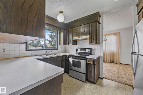 12254 143 Avenue, Edmonton, AB - Indoor Photo Showing Kitchen With Double Sink