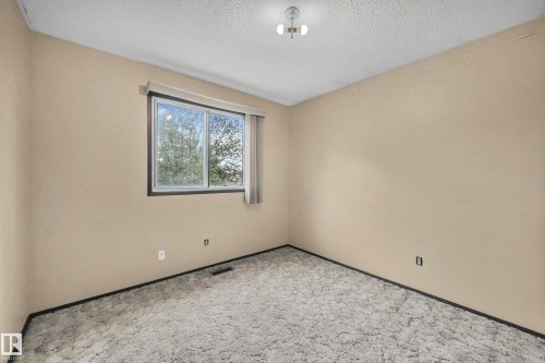 12254 143 Avenue, Edmonton, AB - Indoor Photo Showing Other Room