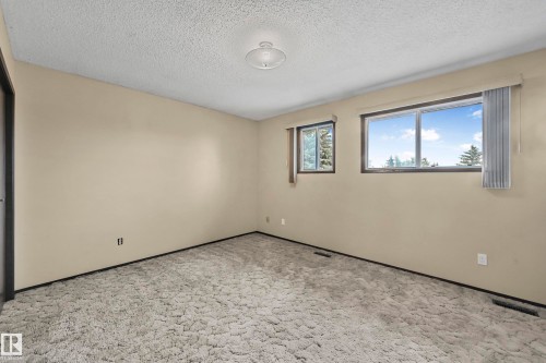 12254 143 Avenue, Edmonton, AB - Indoor Photo Showing Other Room