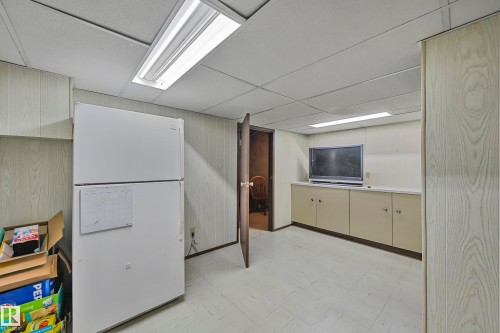 12254 143 Avenue, Edmonton, AB - Indoor