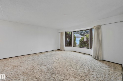 12254 143 Avenue, Edmonton, AB - Indoor Photo Showing Other Room