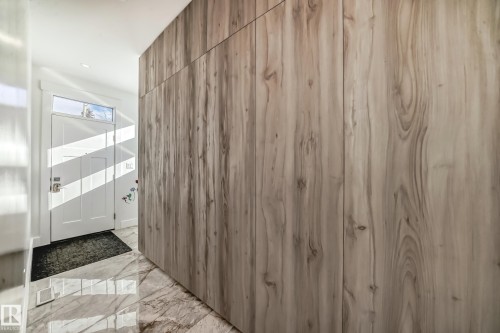 10506 68 Avenue, Edmonton, AB - Indoor Photo Showing Other Room