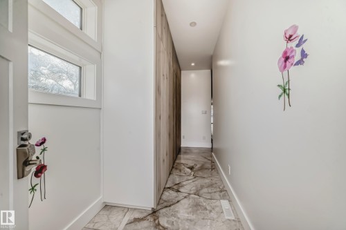 10506 68 Avenue, Edmonton, AB - Indoor Photo Showing Other Room