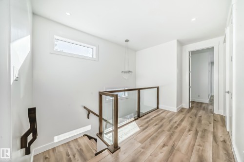 10506 68 Avenue, Edmonton, AB - Indoor Photo Showing Other Room