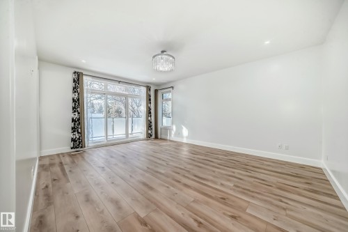 10506 68 Avenue, Edmonton, AB - Indoor