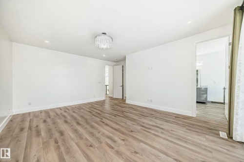 10506 68 Avenue, Edmonton, AB - Indoor Photo Showing Other Room