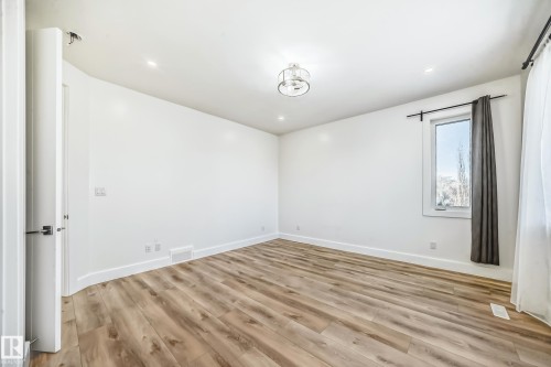 10506 68 Avenue, Edmonton, AB - Indoor Photo Showing Other Room