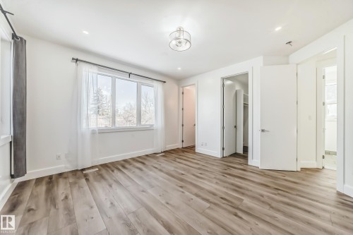10506 68 Avenue, Edmonton, AB - Indoor Photo Showing Other Room