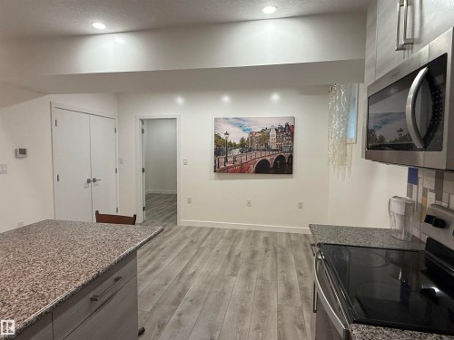 10506 68 Avenue, Edmonton, AB - Indoor