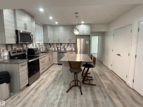 10506 68 Avenue, Edmonton, AB - Indoor Photo Showing Kitchen