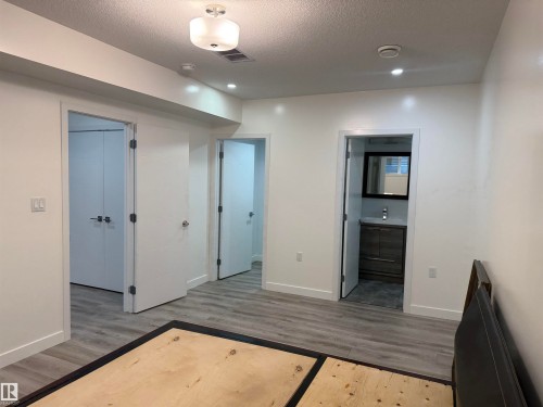 10506 68 Avenue, Edmonton, AB - Indoor Photo Showing Other Room