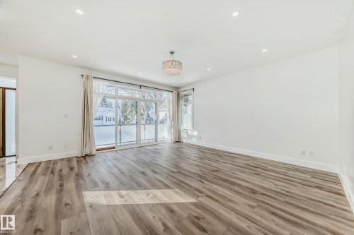 10506 68 Avenue, Edmonton, AB - Indoor Photo Showing Other Room