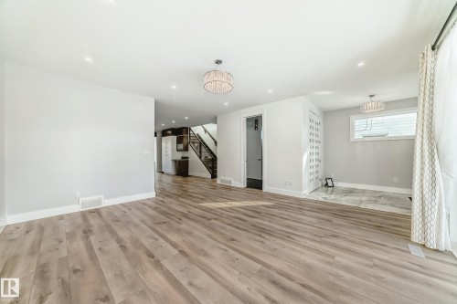 10506 68 Avenue, Edmonton, AB - Indoor Photo Showing Other Room