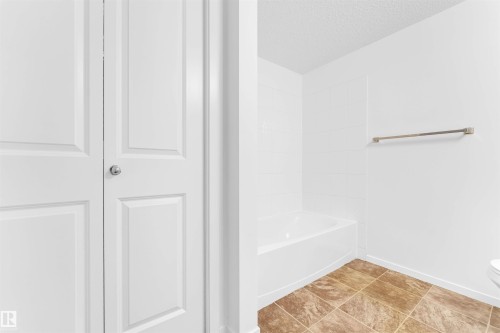 316 3211 James Mowatt Trail, Edmonton, AB - Indoor Photo Showing Other Room