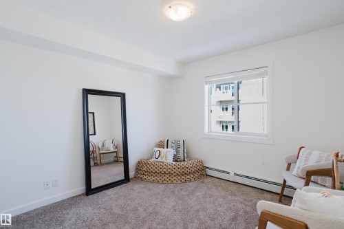 319 5804 Mullen Place, Edmonton, AB - Indoor Photo Showing Other Room