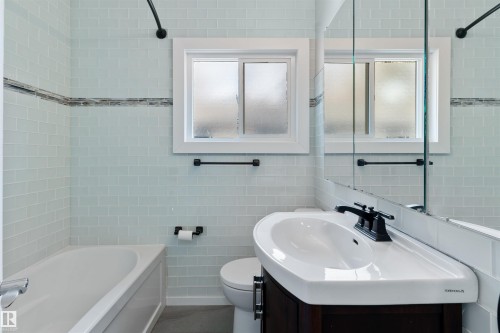 12411 90 Street, Edmonton, AB - Indoor Photo Showing Bathroom