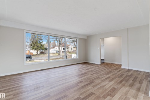 12411 90 Street, Edmonton, AB - Indoor Photo Showing Other Room