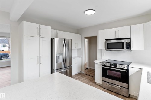 12411 90 Street, Edmonton, AB - Indoor Photo Showing Kitchen With Stainless Steel Kitchen