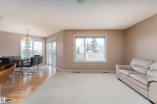 8706 175 Avenue, Edmonton, AB - Indoor Photo Showing Living Room