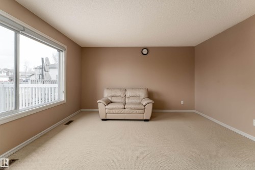 8706 175 Avenue, Edmonton, AB - Indoor Photo Showing Other Room