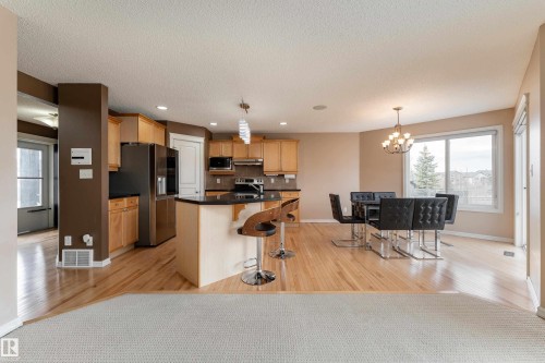 8706 175 Avenue, Edmonton, AB - Indoor