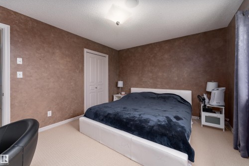 8706 175 Avenue, Edmonton, AB - Indoor Photo Showing Bedroom
