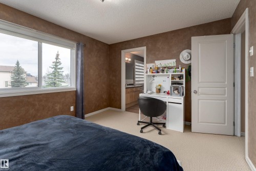 8706 175 Avenue, Edmonton, AB - Indoor Photo Showing Bedroom