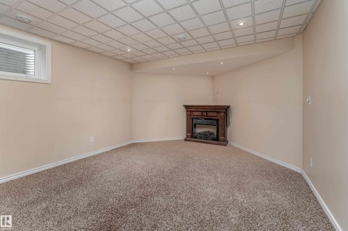 8706 175 Avenue, Edmonton, AB - Indoor