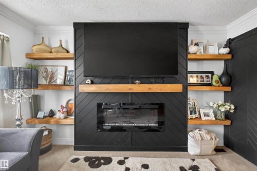 18939 78 Avenue, Edmonton, AB - Indoor Photo Showing Living Room With Fireplace