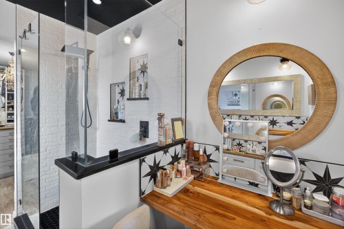 18939 78 Avenue, Edmonton, AB - Indoor Photo Showing Other Room