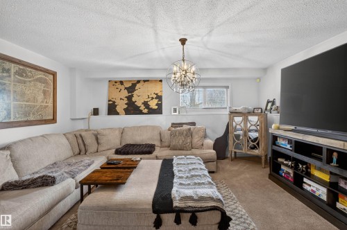 18939 78 Avenue, Edmonton, AB - Indoor Photo Showing Living Room