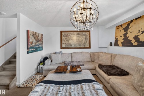 18939 78 Avenue, Edmonton, AB - Indoor Photo Showing Living Room