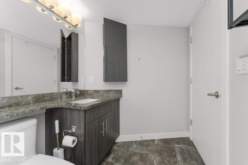 204 10126 144 Street, Edmonton, AB - Indoor Photo Showing Bathroom