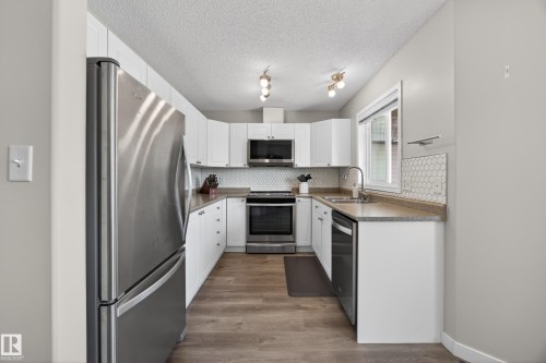 26 4731 Terwillegar Common, Edmonton, AB - Indoor Photo Showing Kitchen