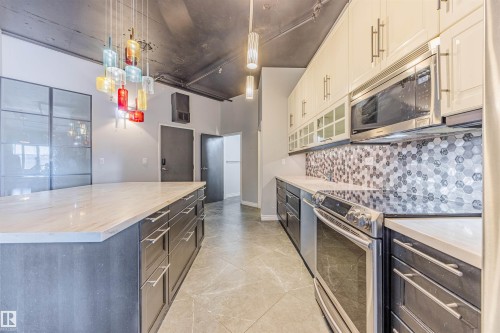 303 10179 105 Street, Edmonton, AB - Indoor Photo Showing Kitchen With Upgraded Kitchen