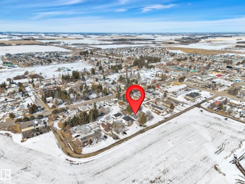 Image quality insufficient for description - 4712 49 Street, Calmar, AB - Outdoor With View