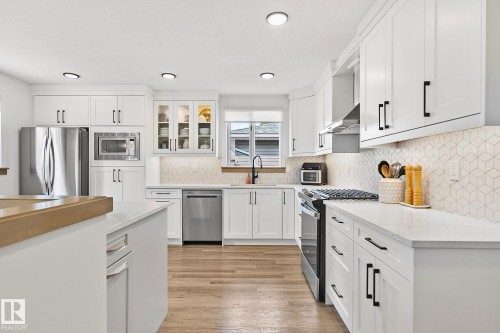 15011 77 Avenue, Edmonton, AB - Indoor Photo Showing Kitchen With Upgraded Kitchen