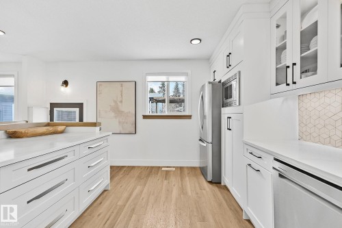 15011 77 Avenue, Edmonton, AB - Indoor Photo Showing Kitchen