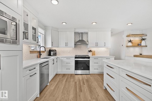 15011 77 Avenue, Edmonton, AB - Indoor Photo Showing Kitchen With Upgraded Kitchen