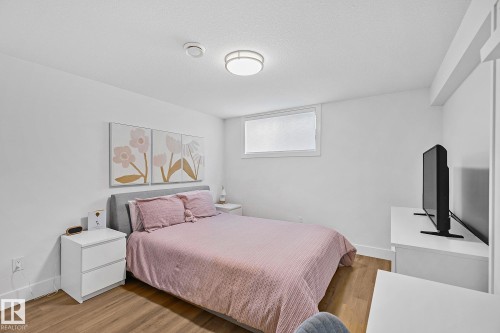 15011 77 Avenue, Edmonton, AB - Indoor Photo Showing Bedroom