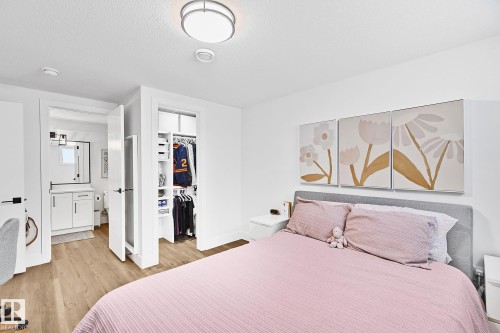 15011 77 Avenue, Edmonton, AB - Indoor Photo Showing Bedroom